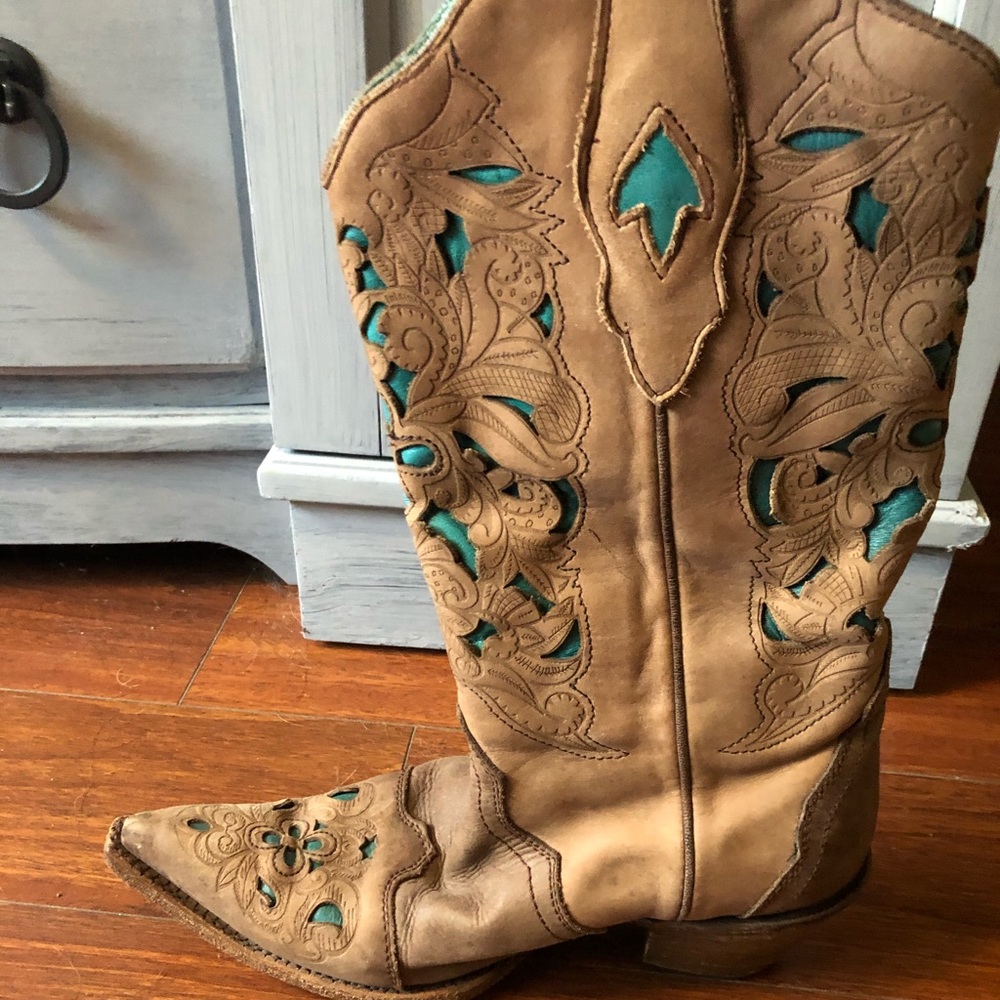Corral boots